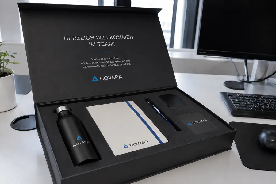 Schwarze offene Welcome Box